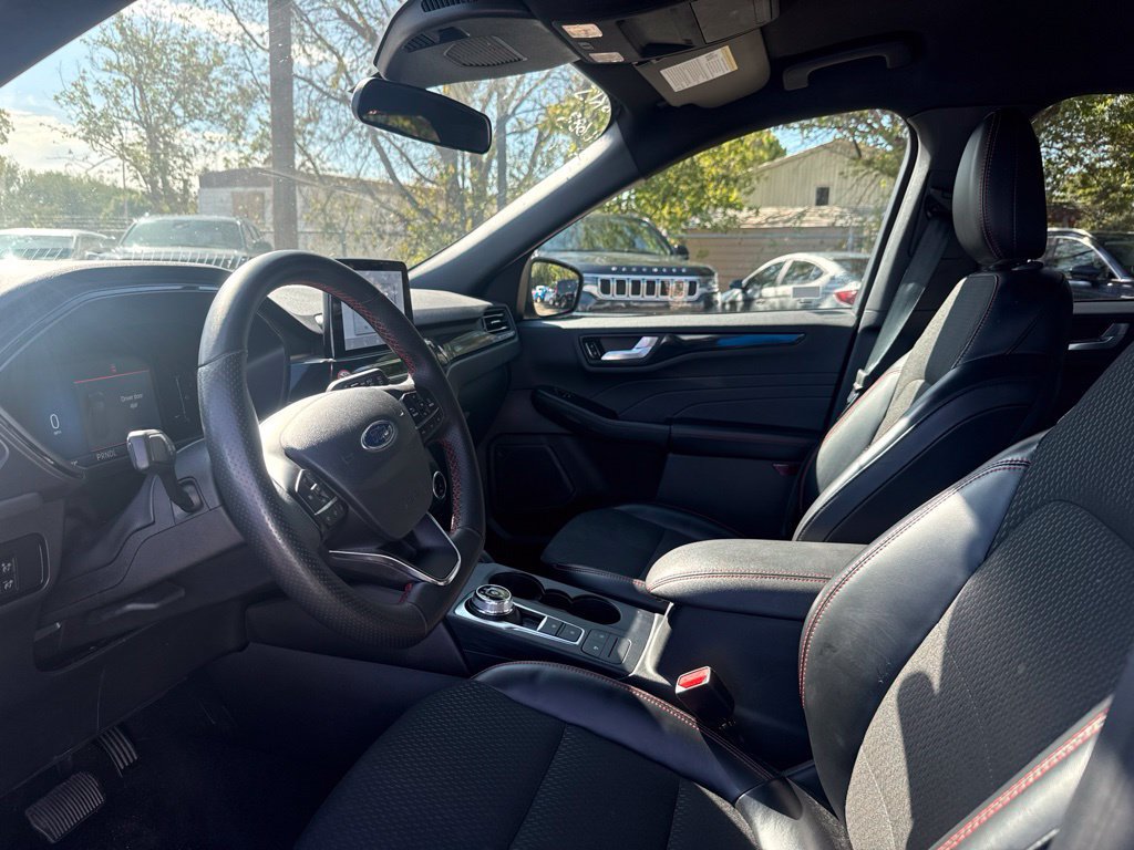 Used 2025 Ford Escape ST-Line FWD image 7