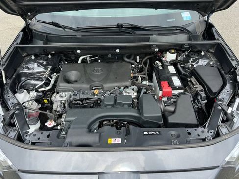 Used 2022 Toyota RAV4 XLE w/ Convenience Package FWD image 28