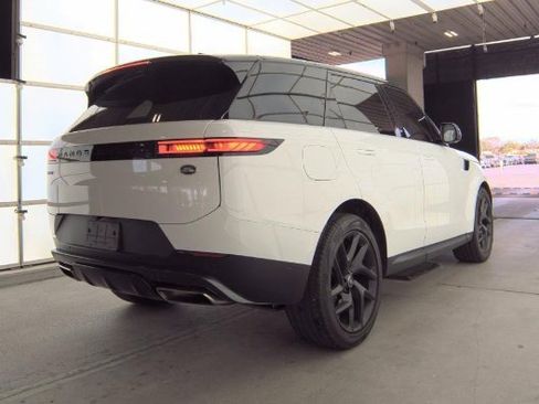 Used 2023 Land Rover Range Rover Sport SE image 5