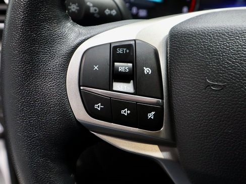 Certified 2024 Ford Explorer XLT w/ Equipment Group 202A image 29