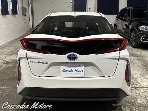 Used 2017 Toyota Prius Prime Premium FWD image 5