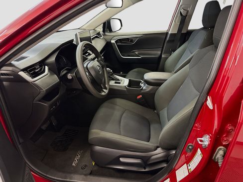 Used 2025 Toyota RAV4 LE image 13