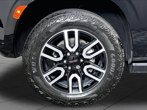 Certified 2024 GMC Yukon AT4 w/ AT4 Premium Plus Package AWD/4WD image 11