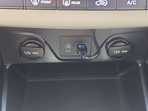 Used 2018 Hyundai Tucson SE AWD/4WD image 16