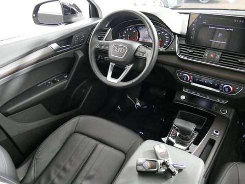 Used 2023 Audi Q5 2.0T Premium w/ Convenience Package AWD/4WD image 23