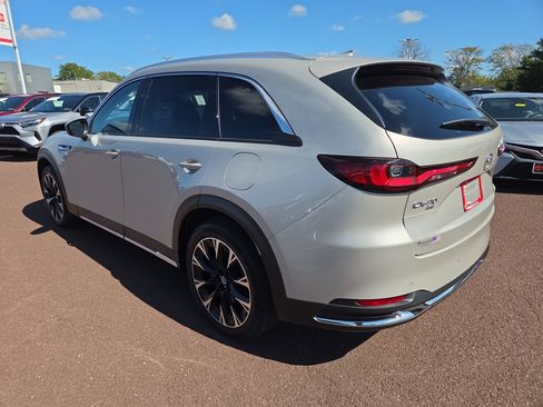 Used 2024 MAZDA CX-90 Plug-In Hybrid w/ Premium Pkg image 5