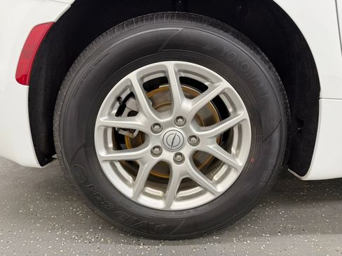 Used 2025 Chrysler Pacifica Select FWD image 20