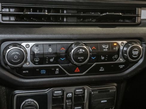 Certified 2024 Jeep Wrangler Unlimited Sahara AWD/4WD image 20