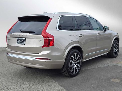 Used 2023 Volvo XC90 B6 Plus w/ Protection Package AWD/4WD image 4