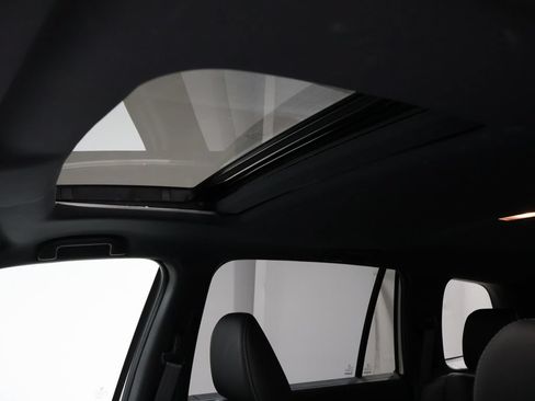 Used 2023 Honda Passport EX-L image 10