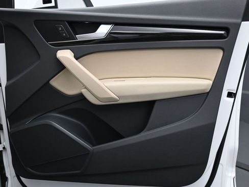 Used 2018 Audi Q5 2.0T Premium Plus w/ Premium Plus Package image 25