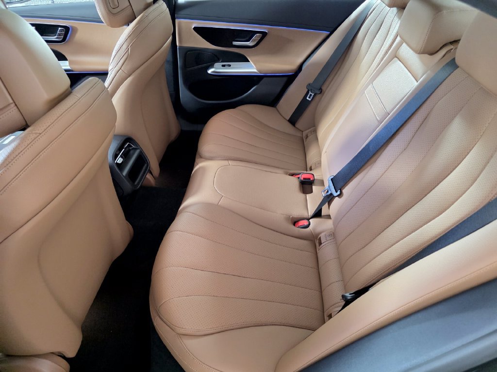 New 2027 Mercedes-Benz E 450 4MATIC Sedan image 11