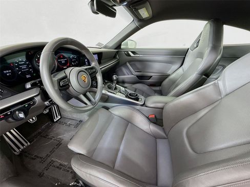 Used 2021 Porsche 911 Carrera S RWD image 2