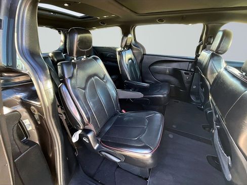 Certified 2020 Chrysler Pacifica Limited image 28