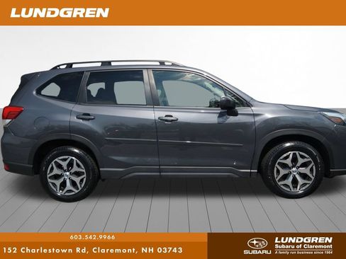 Used 2023 Subaru Forester Premium AWD/4WD image 2