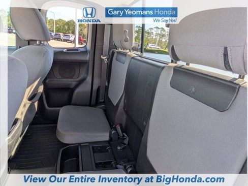 Used 2022 Toyota Tacoma SR image 17