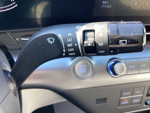 Used 2025 Hyundai Kona SEL FWD image 29