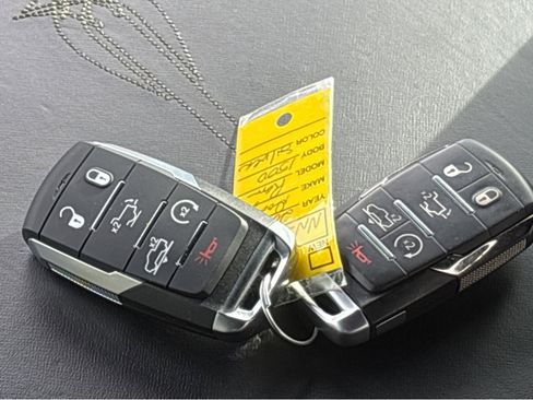 Used 2022 RAM 1500 Limited w/ Body Color Bumper Group image 27