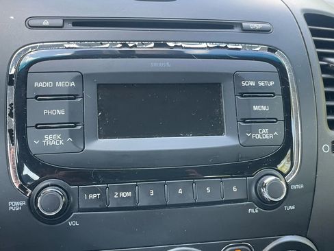 Used 2017 Kia Forte LX image 8