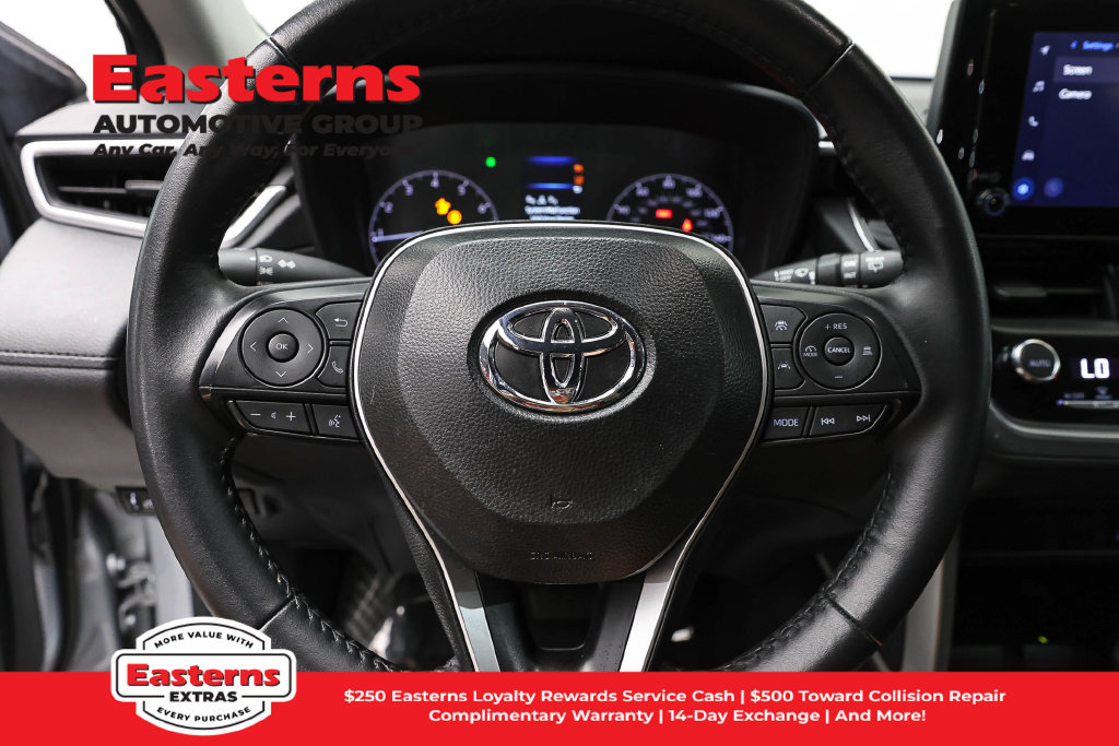 Used 2025 Toyota Corolla Cross LE FWD image 11