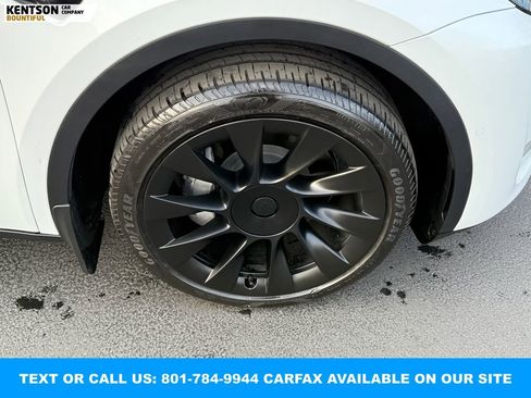 Used 2022 Tesla Model Y Long Range image 15