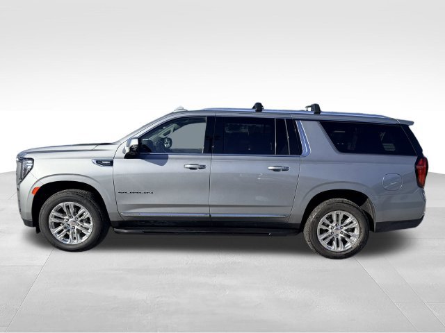 Used 2023 GMC Yukon XL SLT w/ SLT Luxury Package AWD/4WD image 8
