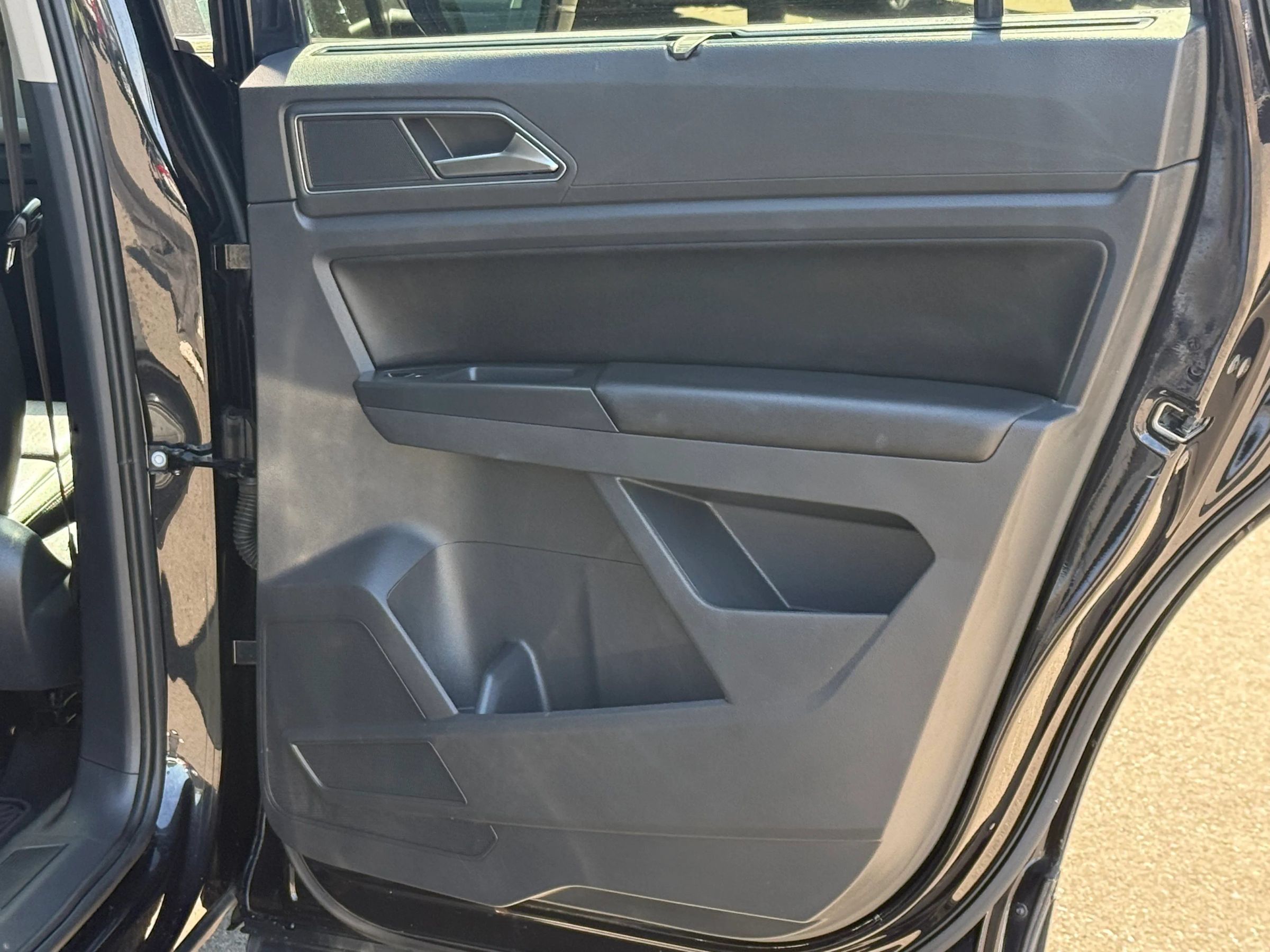 Used 2018 Volkswagen Atlas SE AWD/4WD image 33