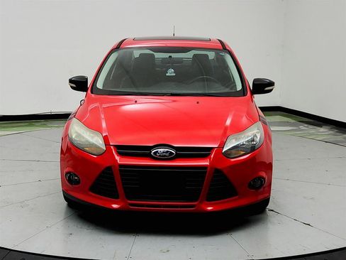 Used 2014 Ford Focus SE w/ Equipment Group 201A FWD image 2