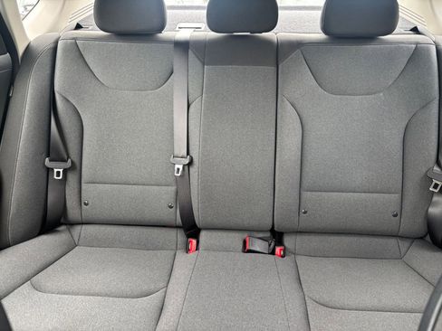 Used 2025 Kia K4 LXS image 37