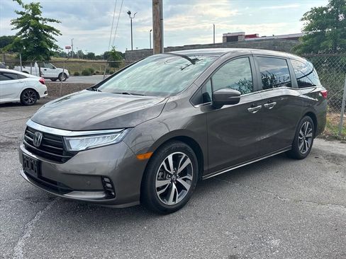 Used 2022 Honda Odyssey Touring image 2