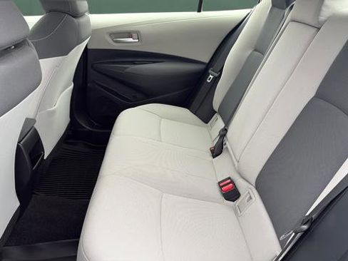 Used 2021 Toyota Corolla LE image 16
