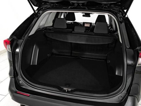 Used 2022 Toyota RAV4 XLE image 46