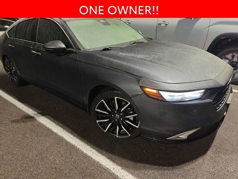 Used 2023 Honda Accord Touring image 3