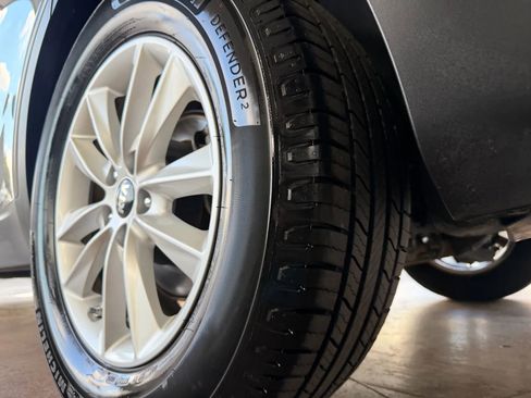 Used 2019 Kia Sorento LX image 26