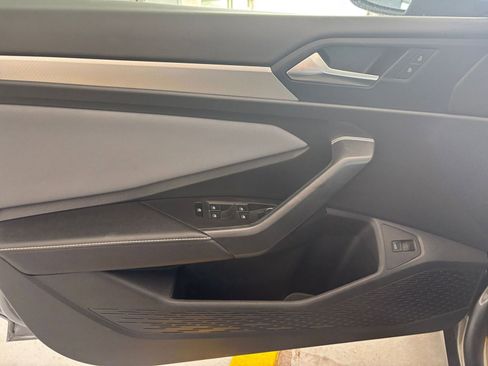 Used 2025 Volkswagen Jetta SE image 20