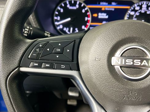 Used 2024 Nissan Sentra SV FWD image 17