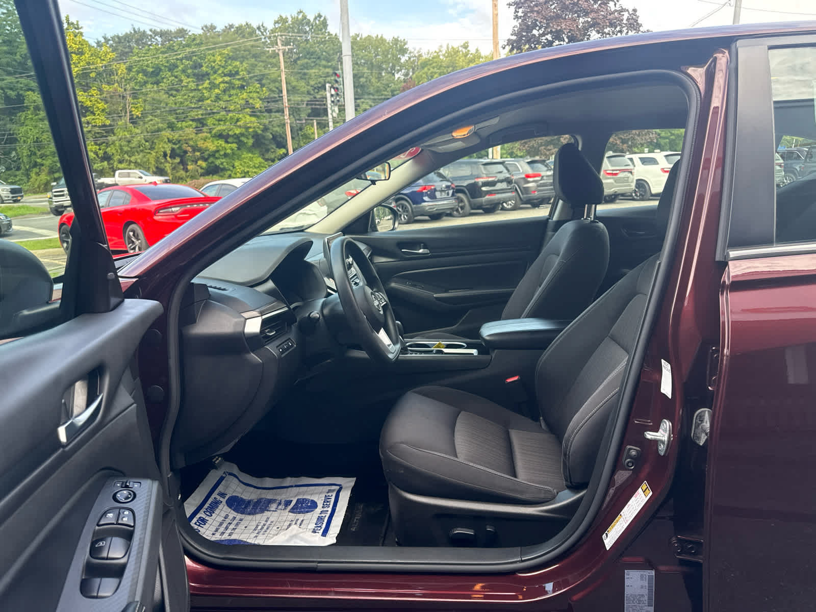 Used 2024 Nissan Altima 2.5 SV FWD image 15