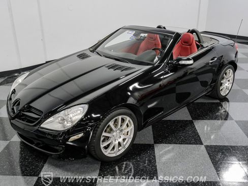 Used 2005 Mercedes-Benz SLK 350 image 34