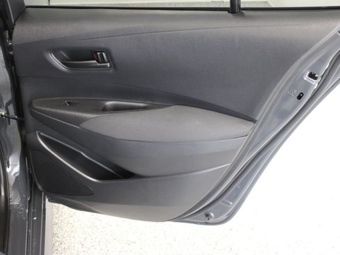 Used 2025 Toyota Corolla LE FWD image 28