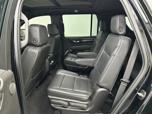 Used 2021 GMC Yukon Denali w/ Denali Premium Package image 24
