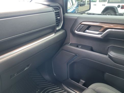 Used 2023 Chevrolet Silverado 1500 LT AWD/4WD image 26