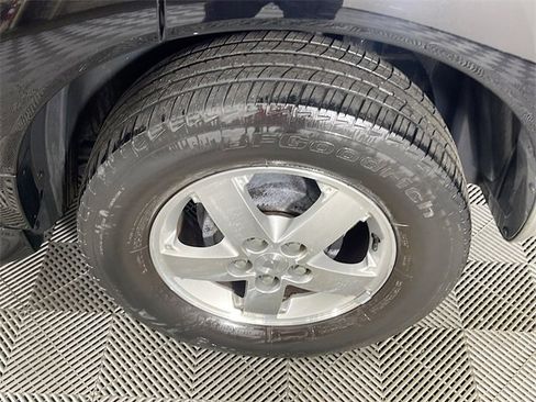 Used 2005 Saturn Vue 2WD w/ Appearance Pkg image 30