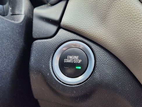 Used 2018 Chevrolet Equinox LS image 20