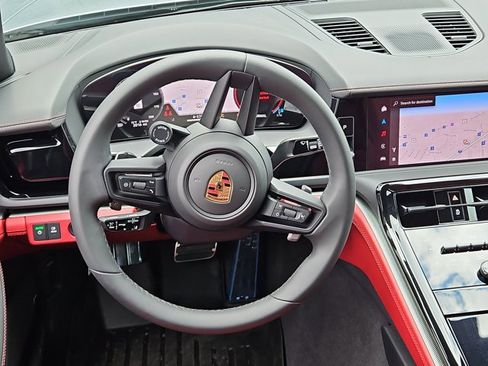 Certified 2025 Porsche Panamera 4 AWD/4WD image 24