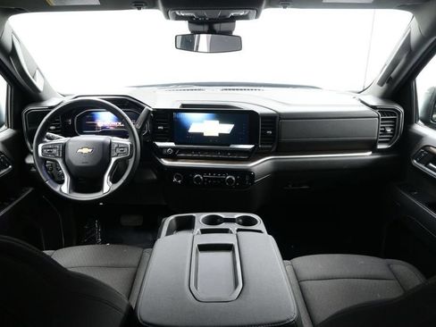 Used 2024 Chevrolet Silverado 1500 LT AWD/4WD image 10