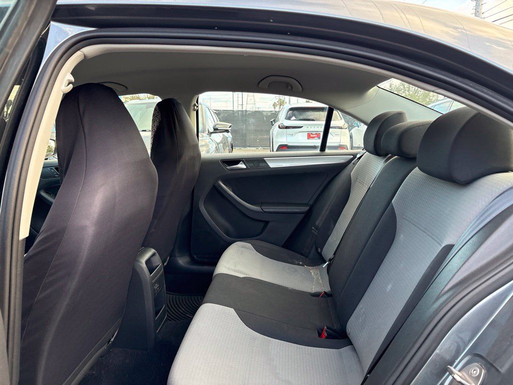 Used 2018 Volkswagen Jetta S FWD image 13