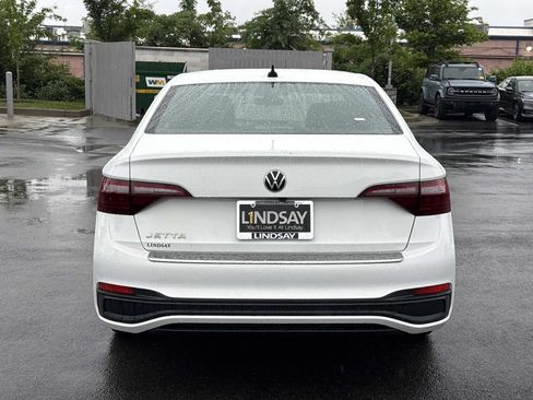 Certified 2024 Volkswagen Jetta Sport FWD image 4