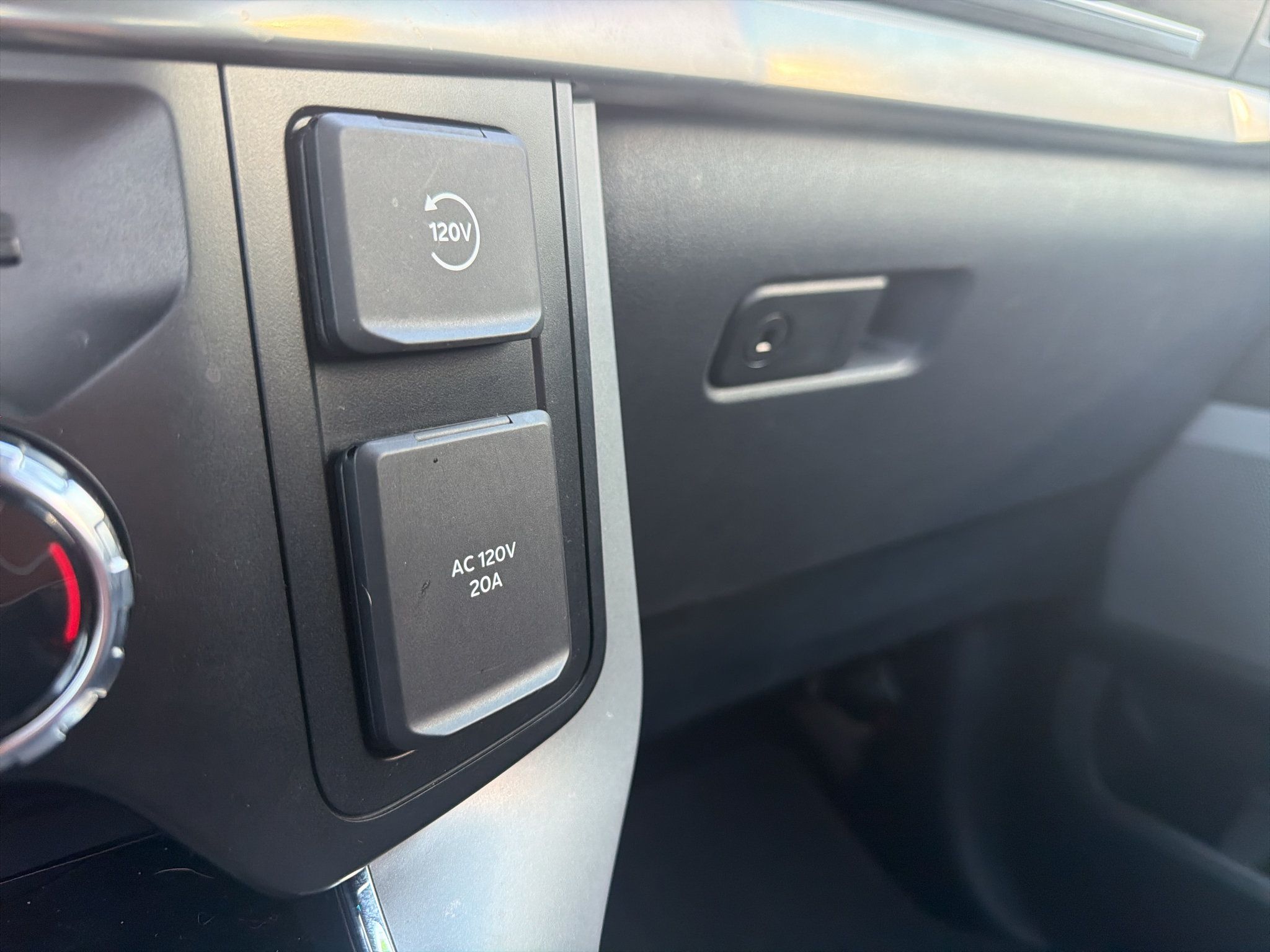 Used 2024 Ford F150 Lariat w/ FX4 Off-Road Package AWD/4WD image 33