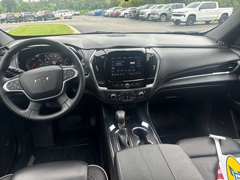 Certified 2023 Chevrolet Traverse Premier w/ Redline Edition AWD/4WD image 11