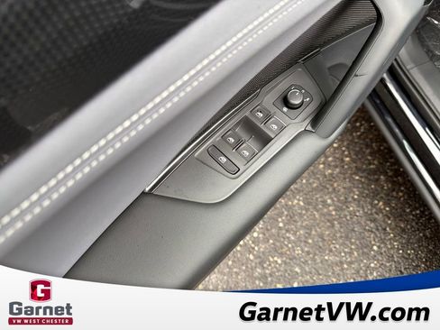 New 2026 Volkswagen Tiguan SE R-Line image 11